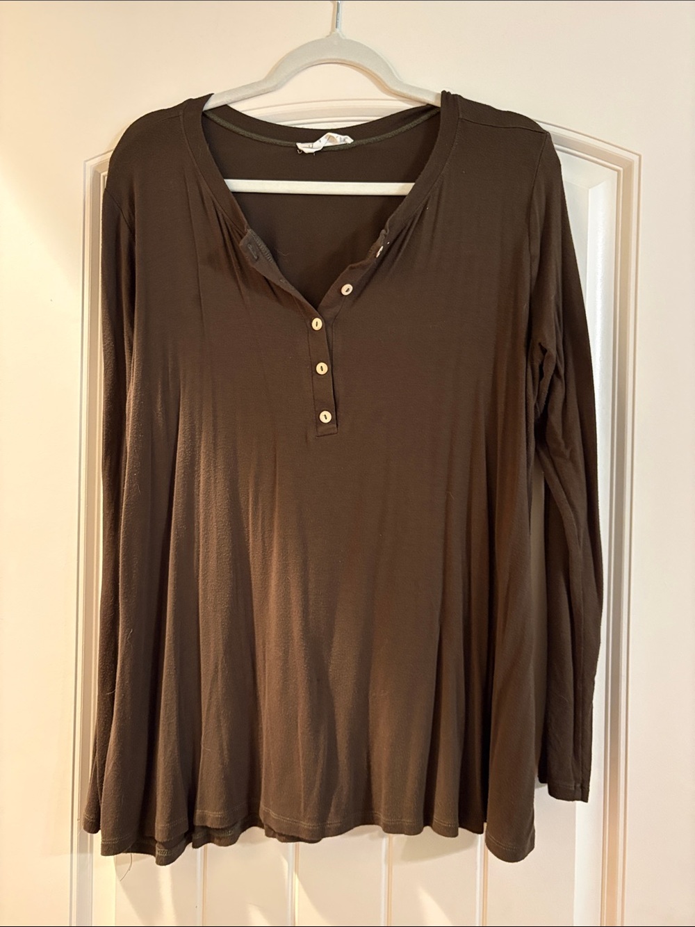 Carly Jean Los Angeles Brown Long-Sleeve Henley Top